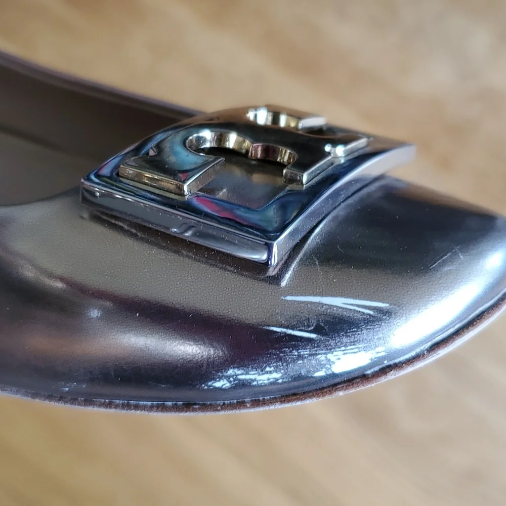 Tory Burch metallic gold Gigi leather flats 6.5